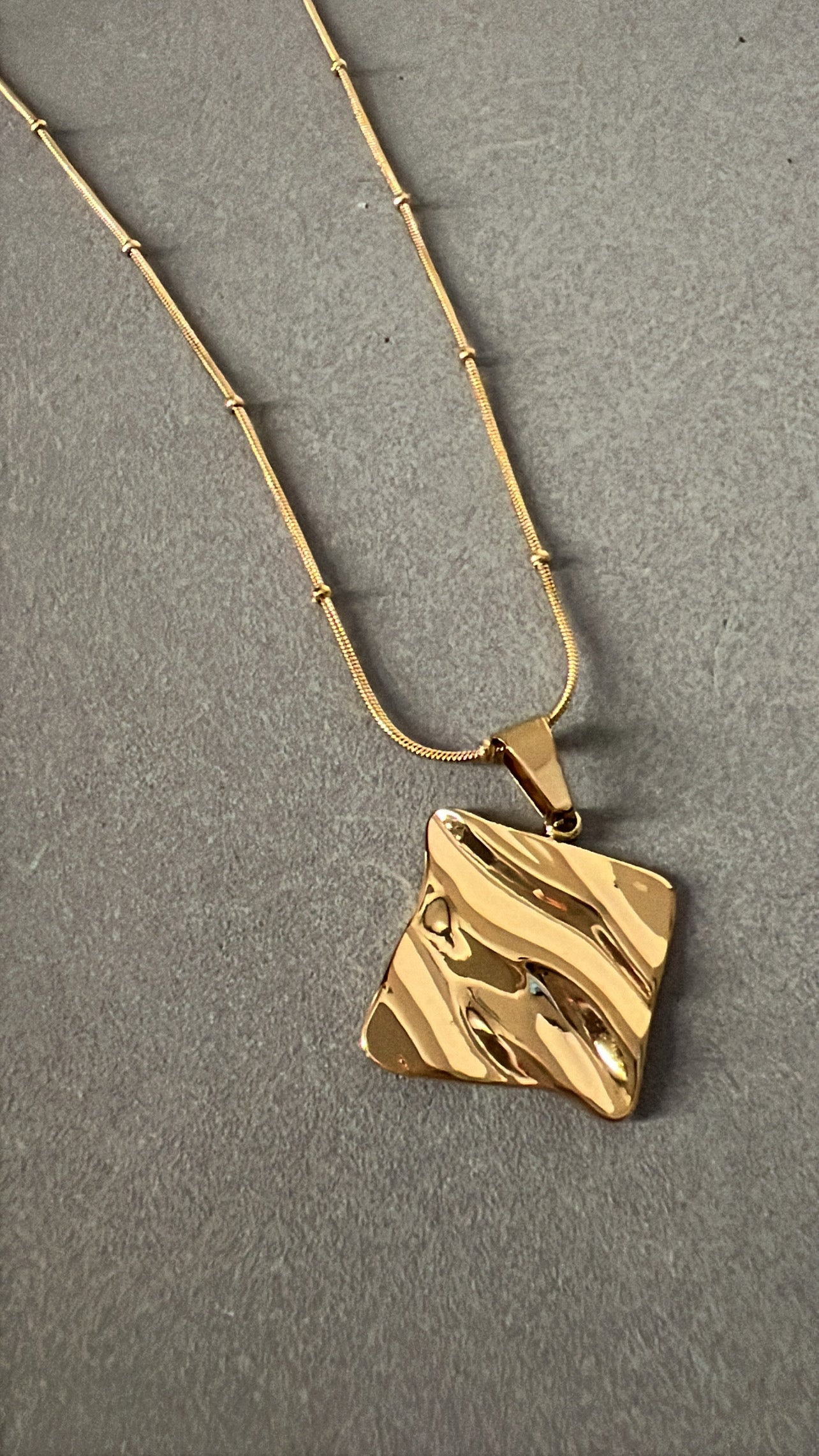 DS NECKLACE
