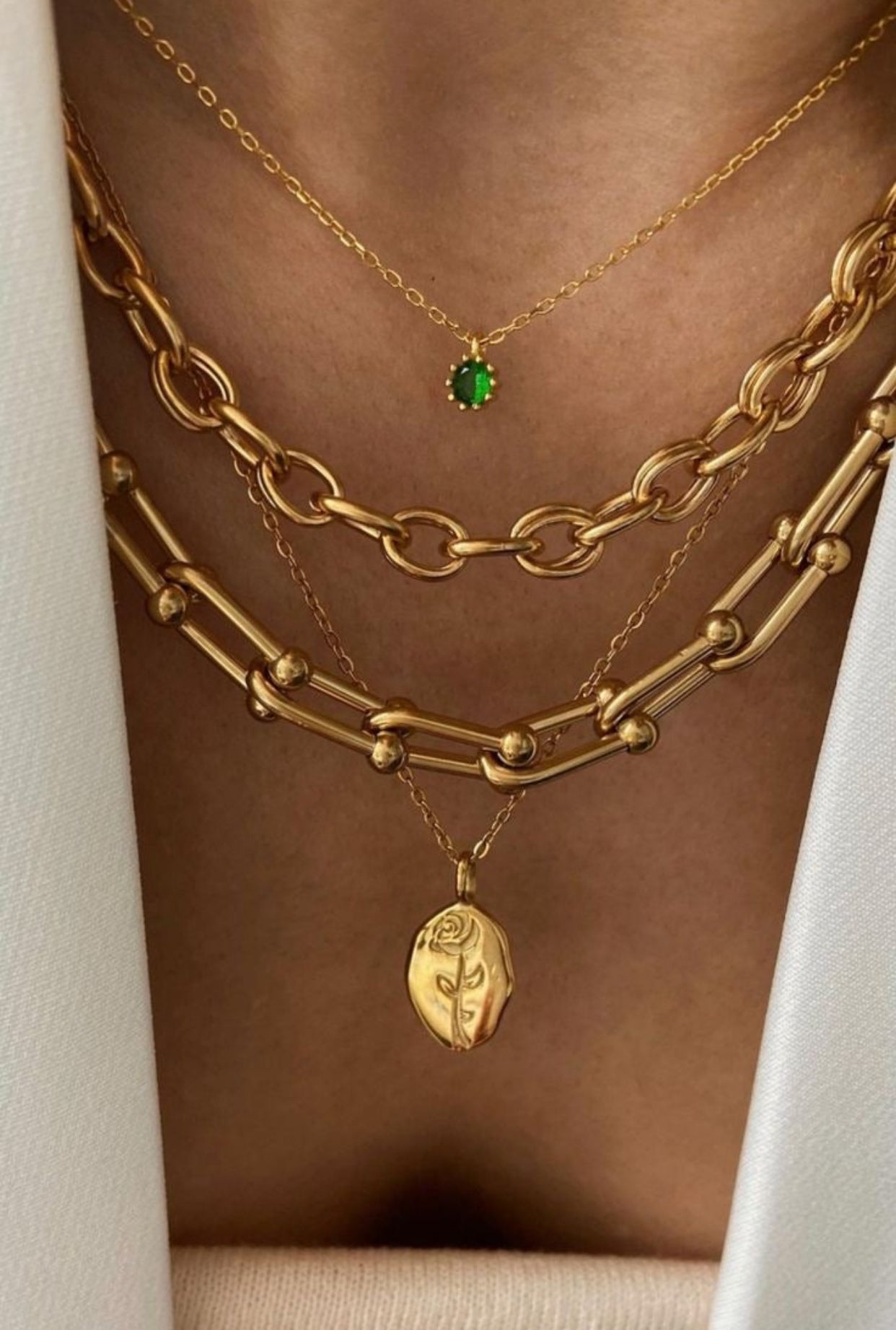 BRITISH ROSE NECKLACE