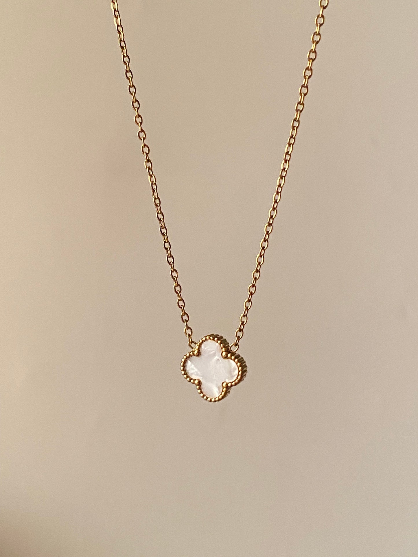 WHITE LUCKY NECKLACE