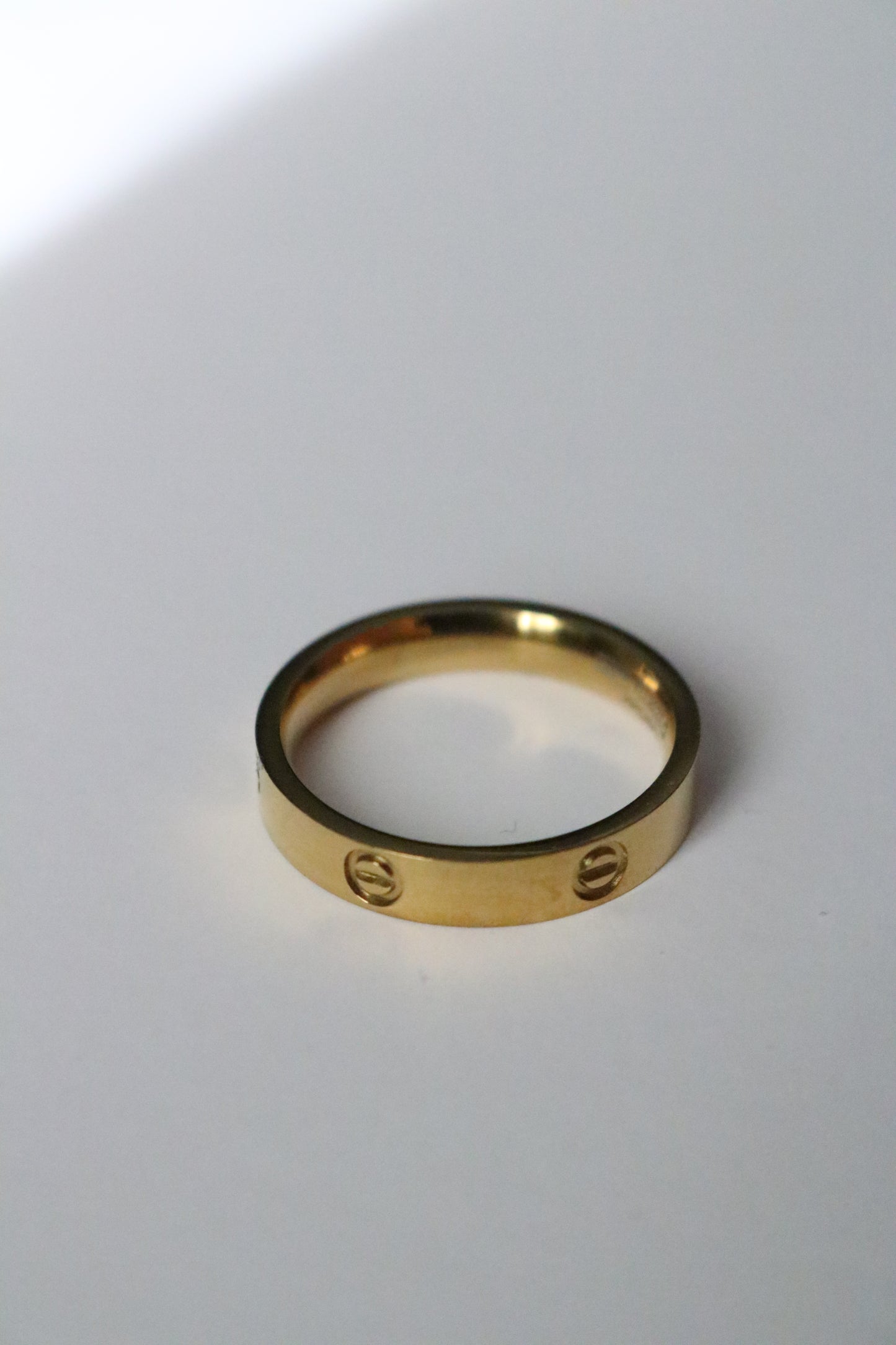 LOVE BAND RING
