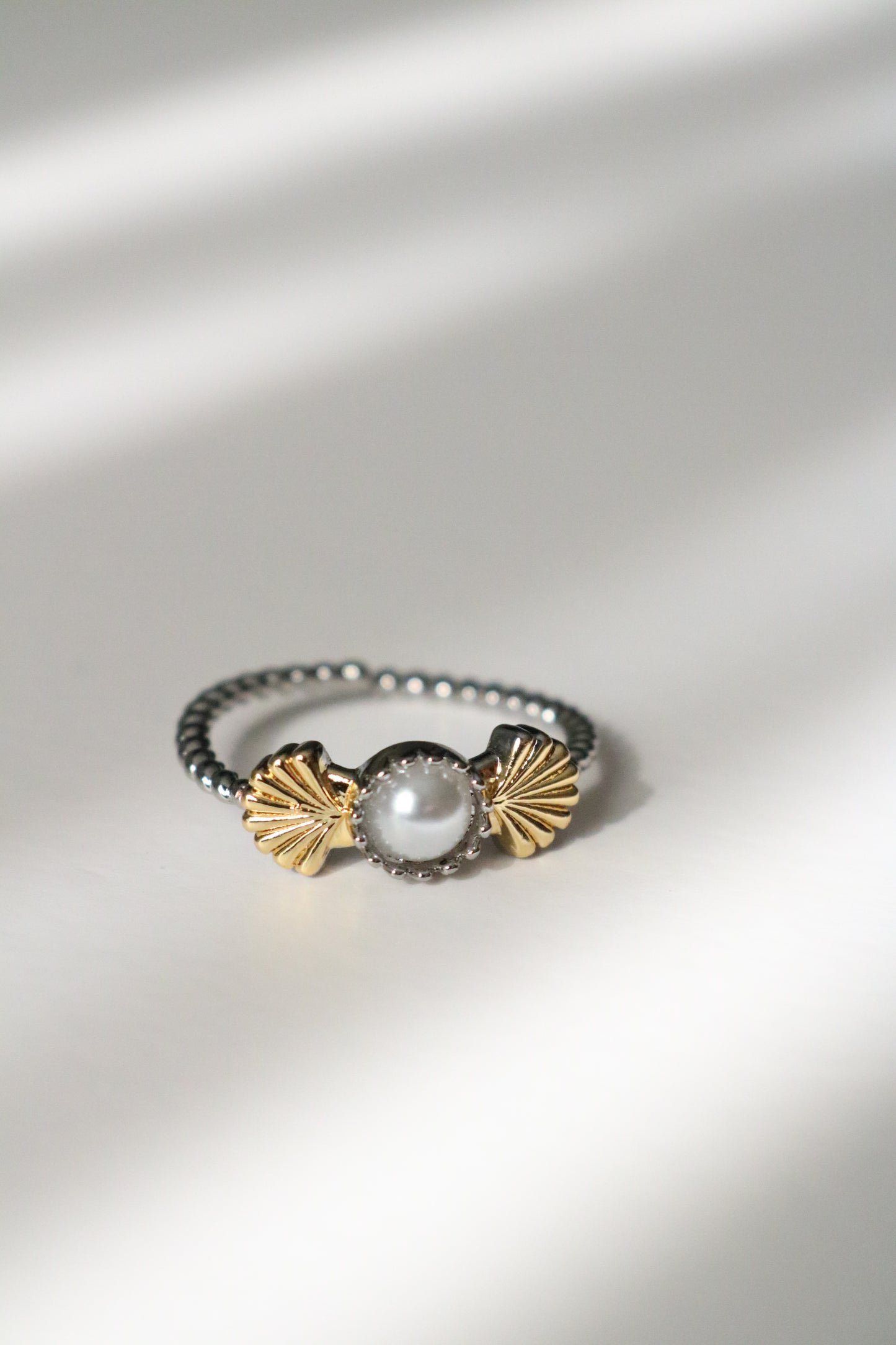 MERMAID SEA SHELL RING ( Free size)