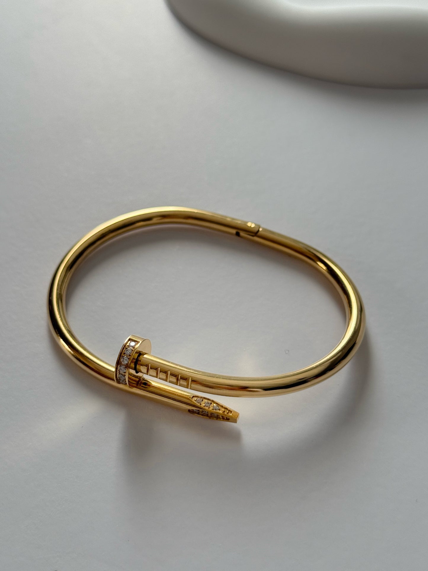NAIL BANGLE STONES