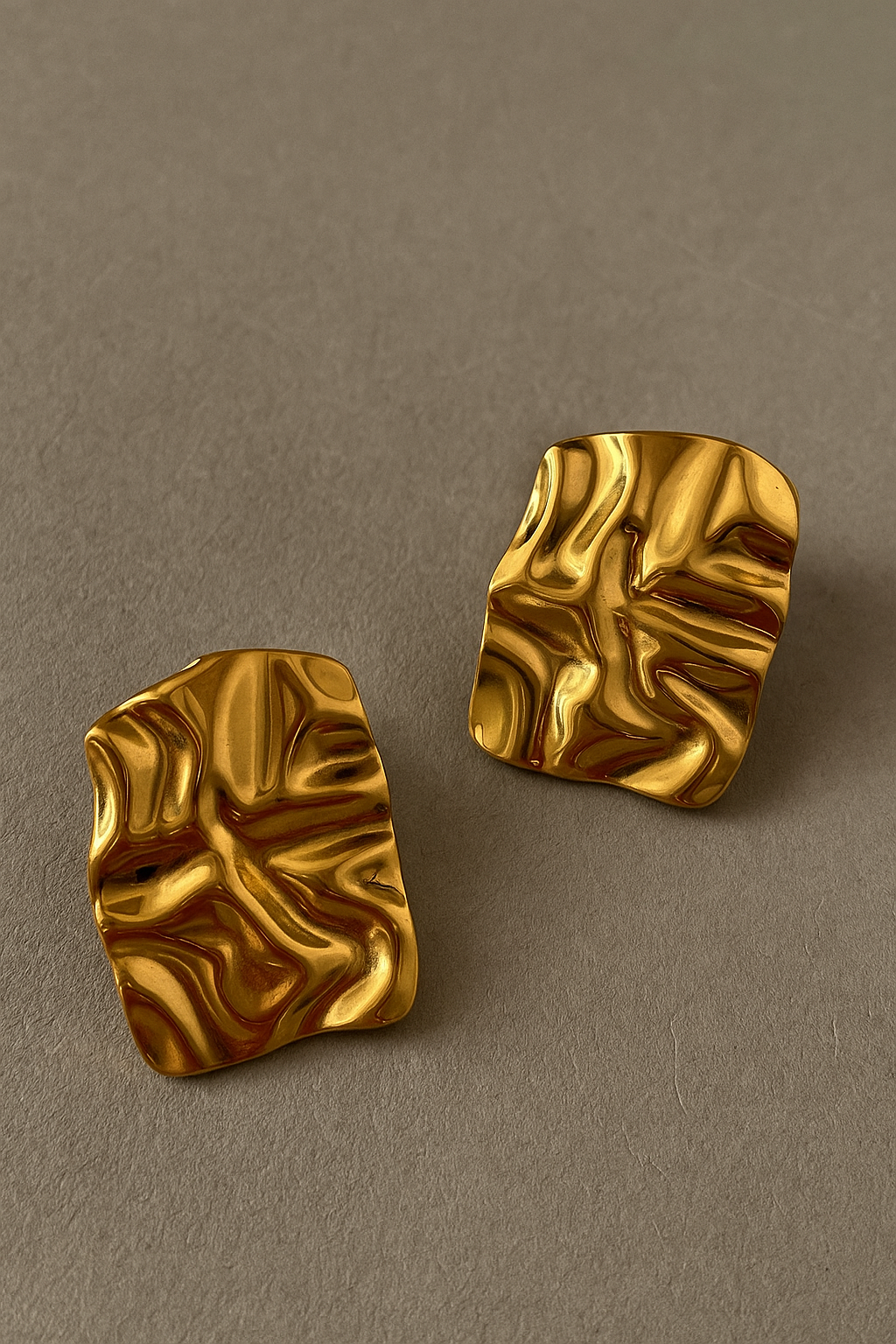 WAVES STUD EARRINGS