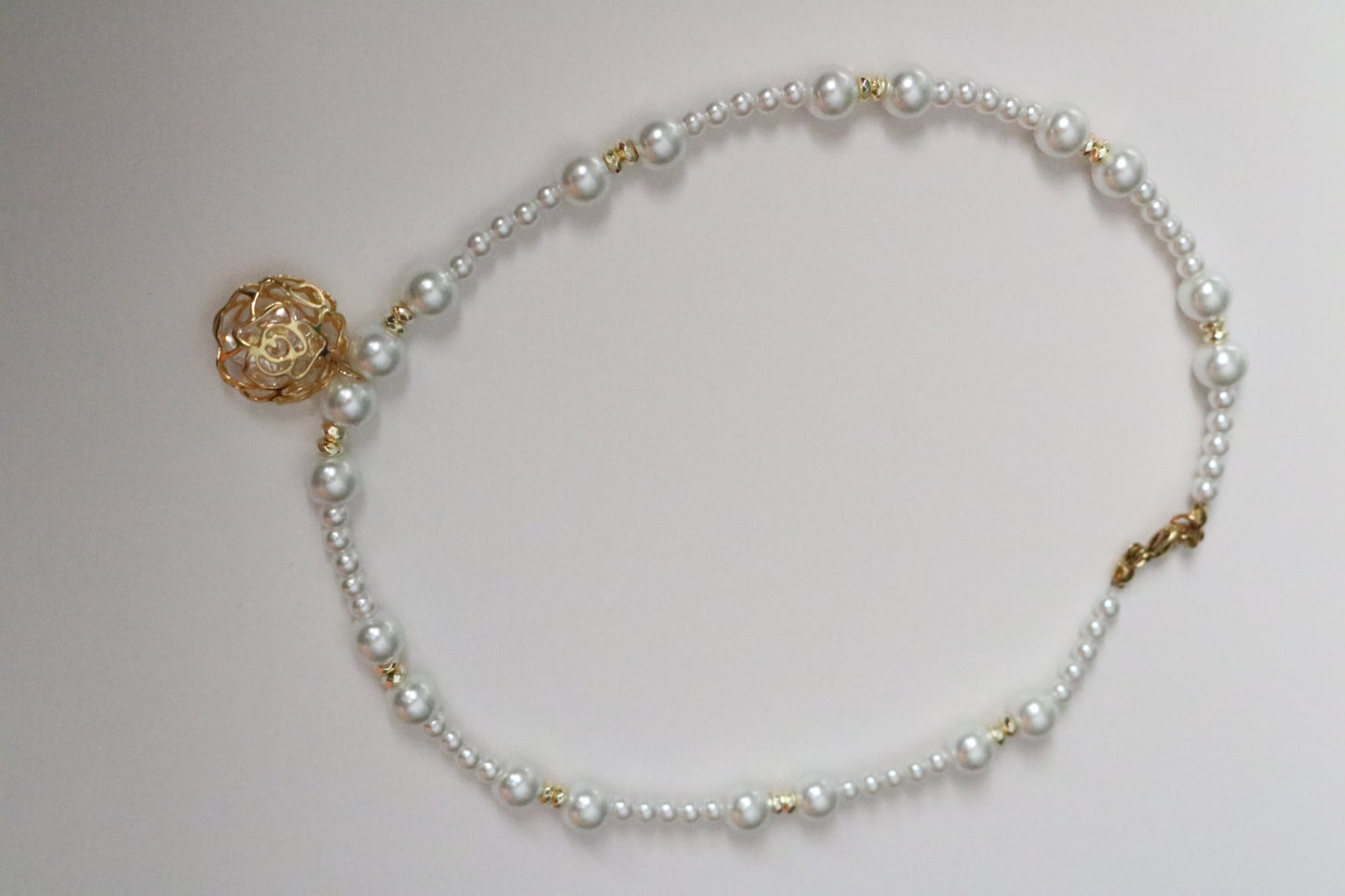 ROSE PEARL CHOKER