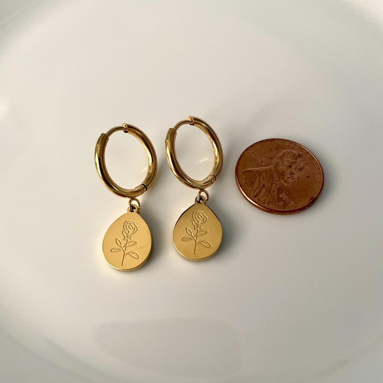MINIMAL ROSE EARRINGS
