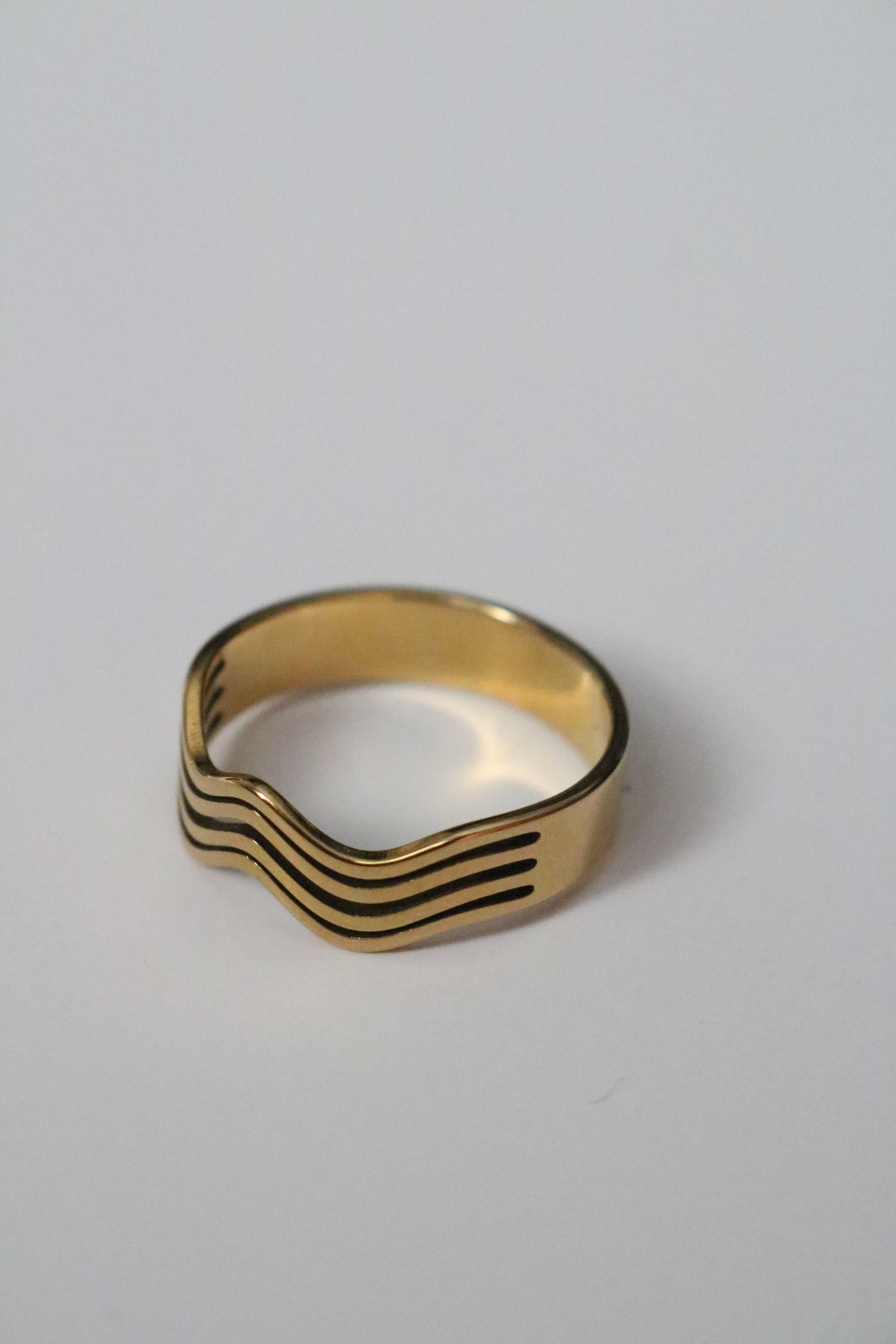 WAVES RING