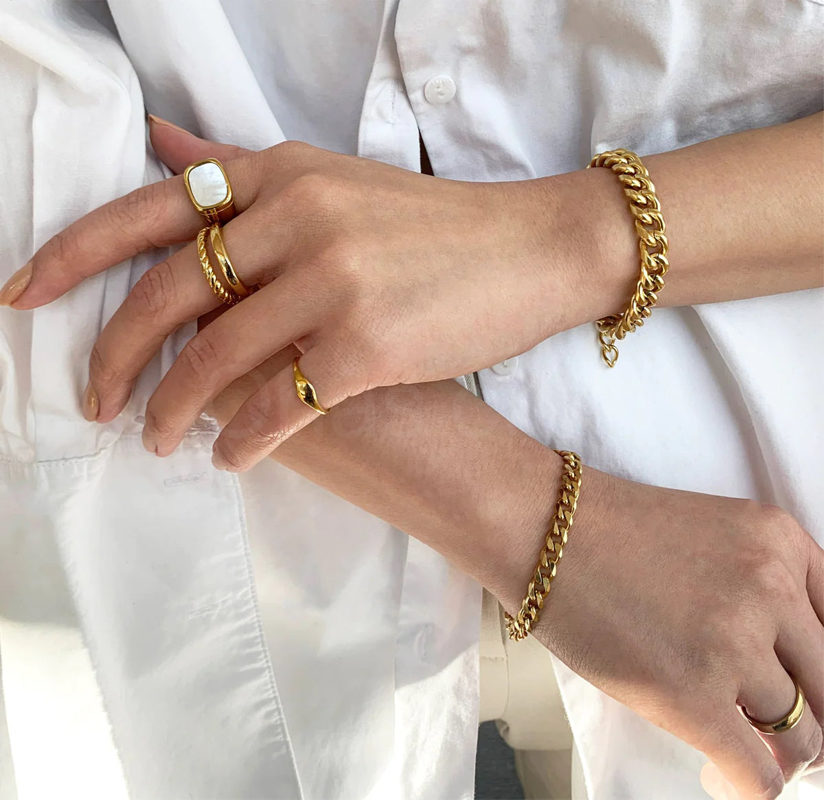 PEARL SIGNET RING