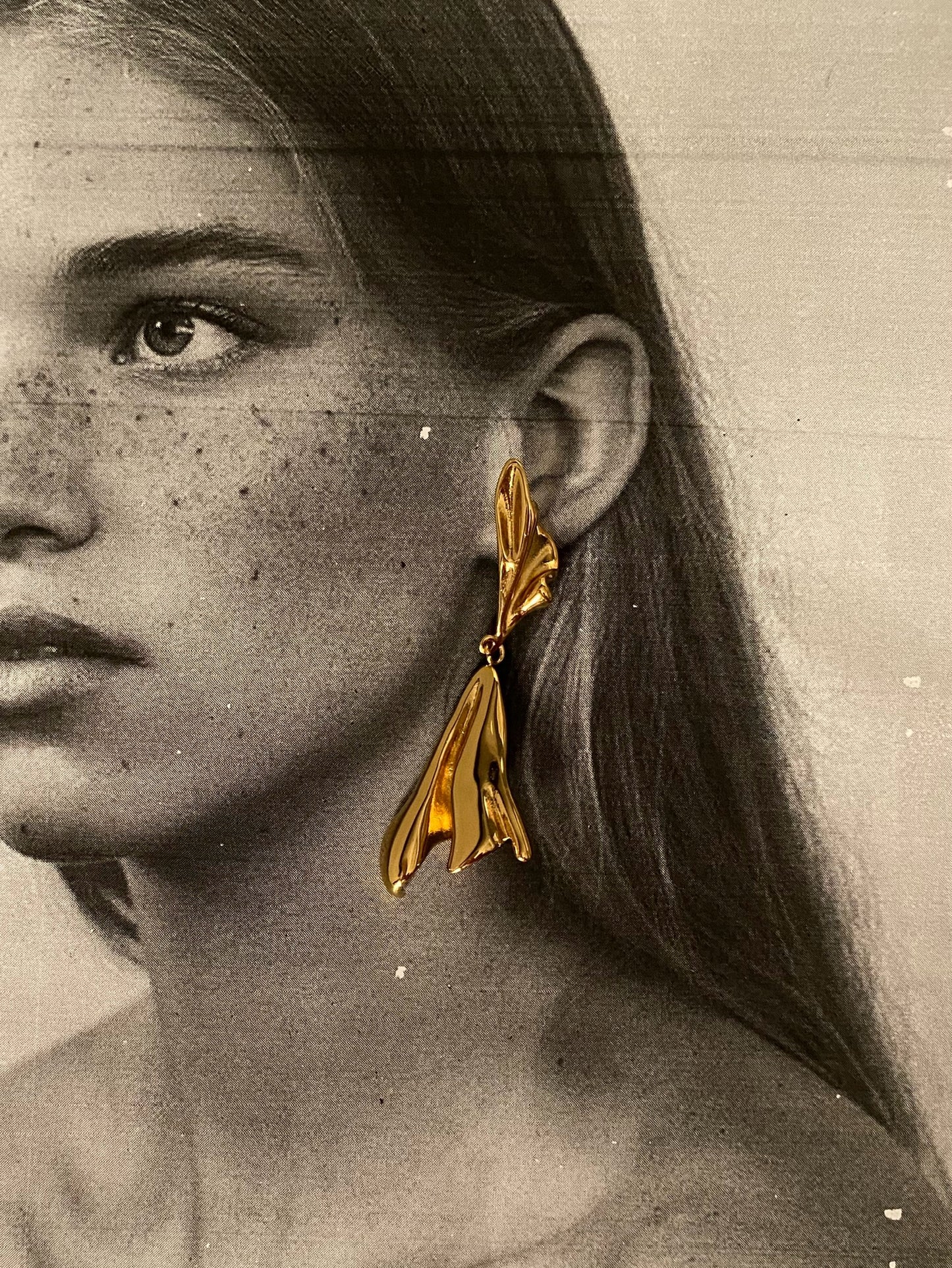 KINELY EARRINGS
