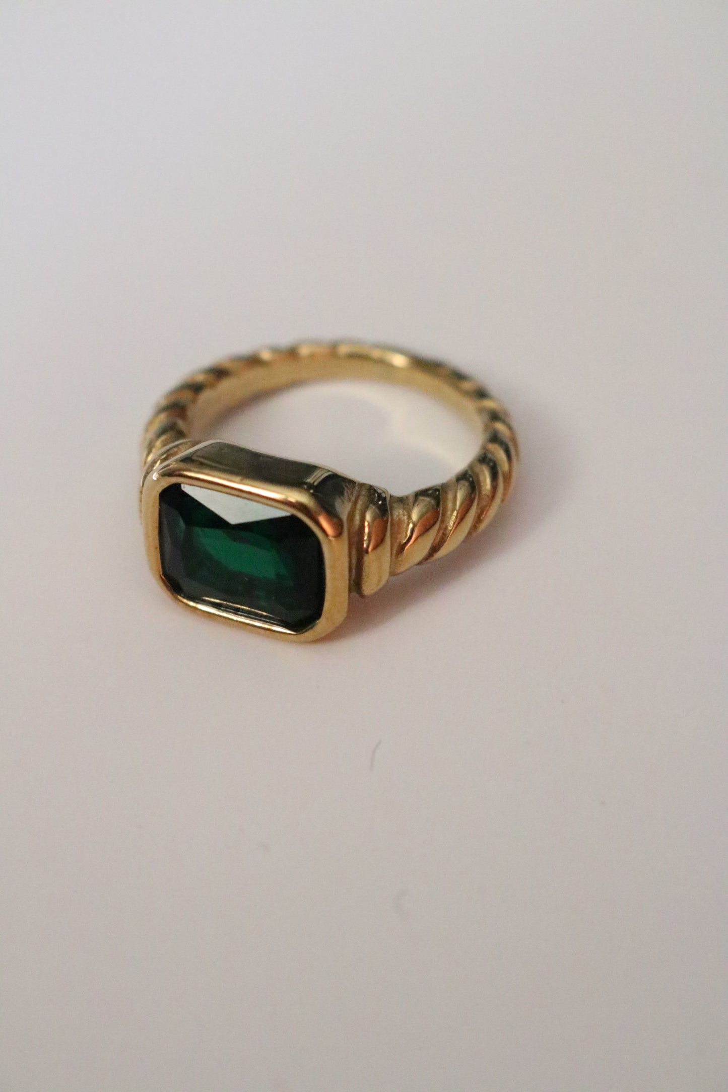 JADE CRYSTAL RING