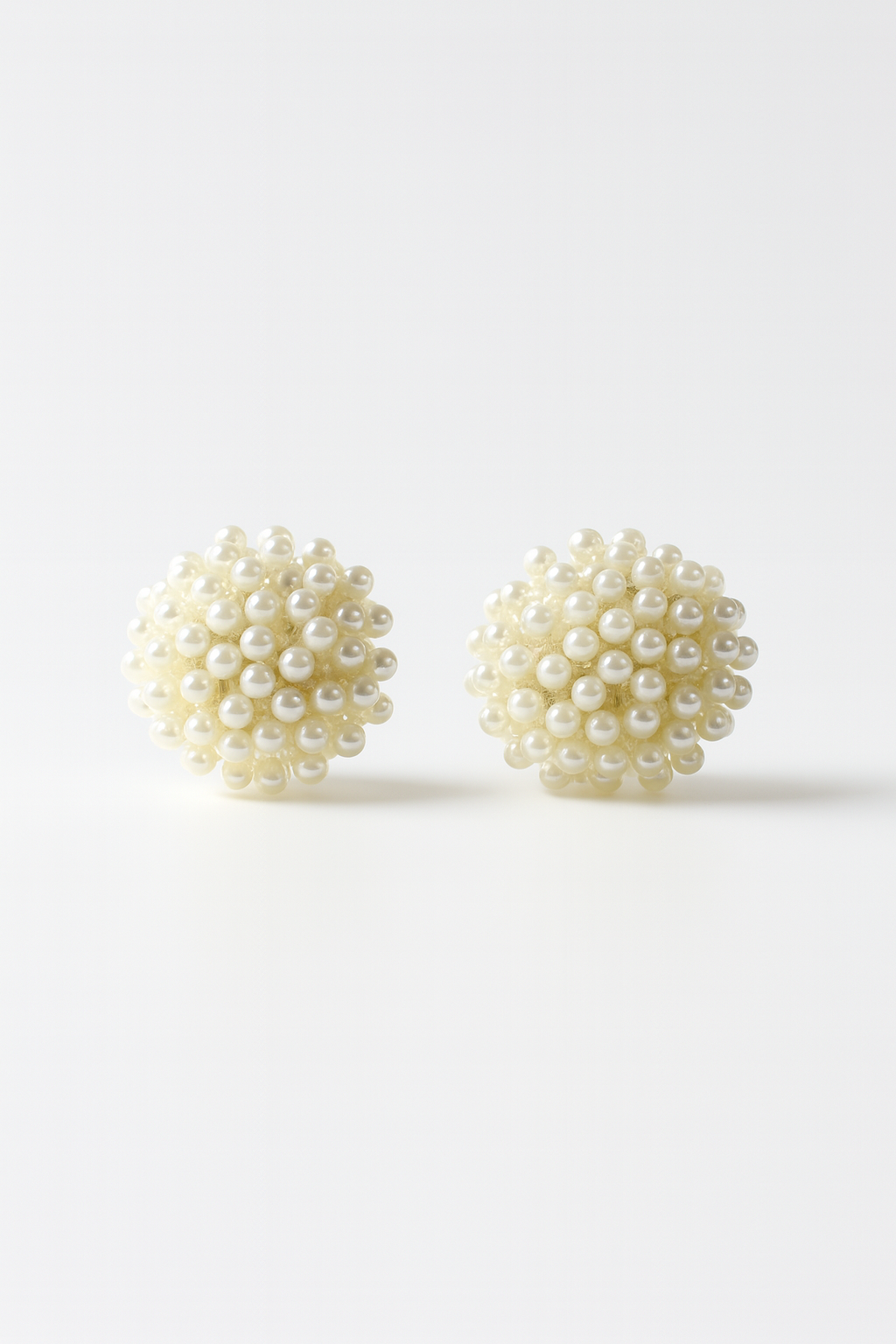 PEARL HALO EARRING