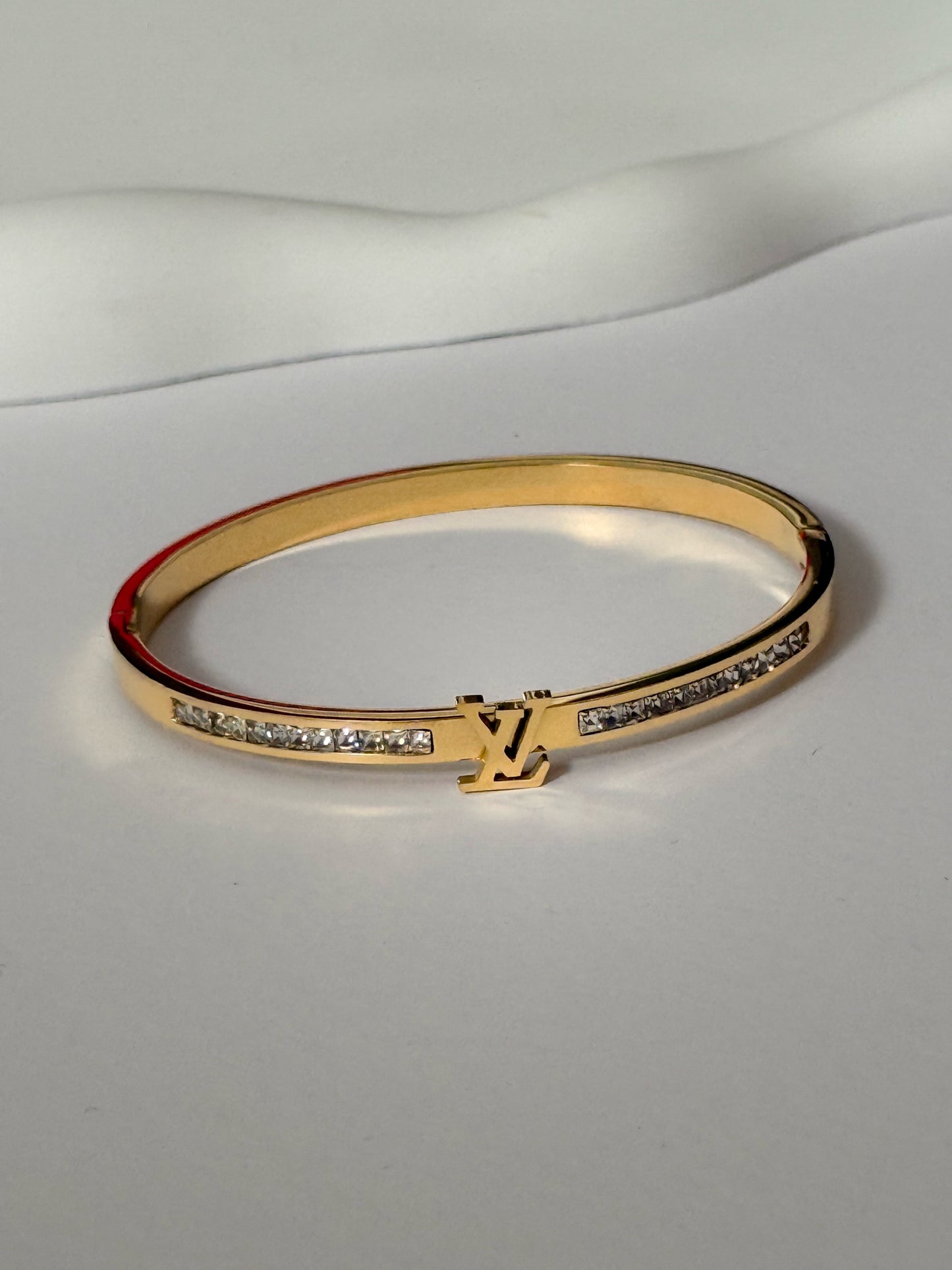 LV BANGLE