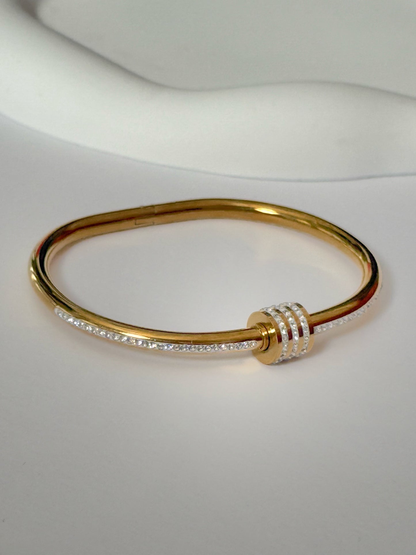 CLASSIC ZIRCON BANGLE