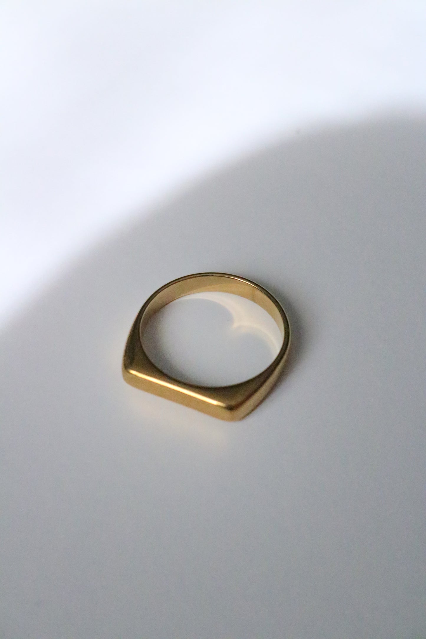 SIGNET RING