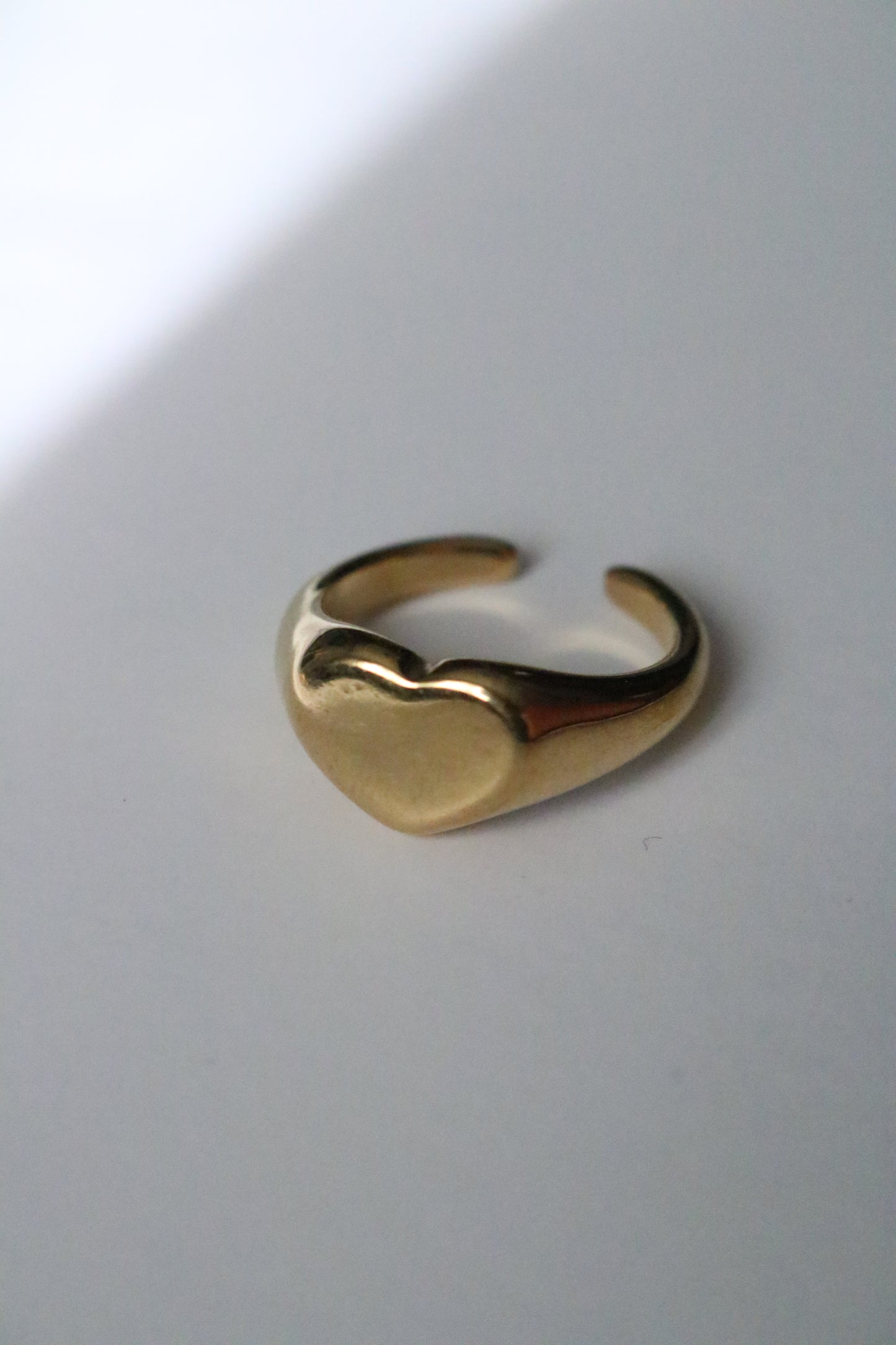 CHUNKY HEART RING