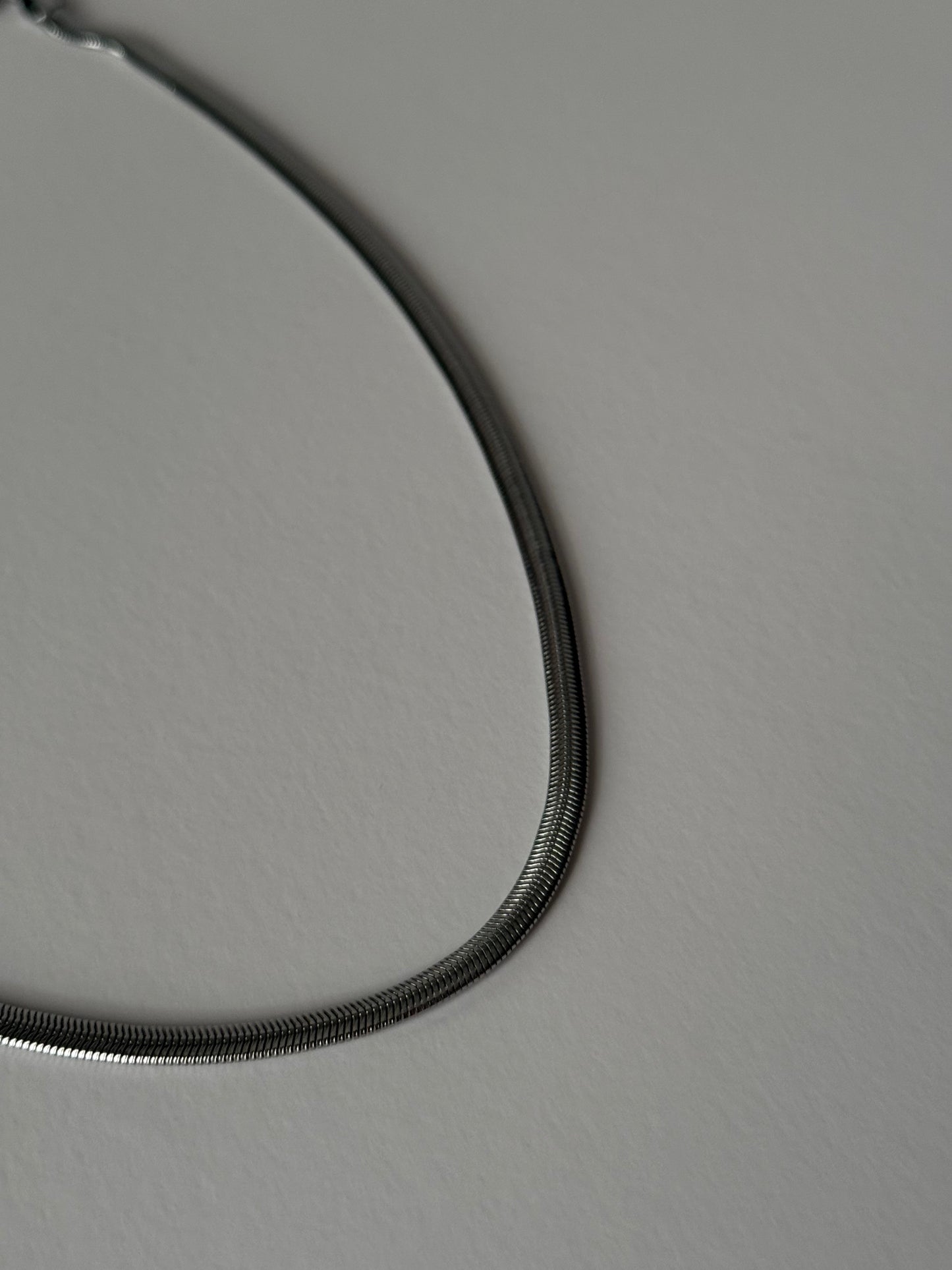 SILVER SNAKE CHAIN