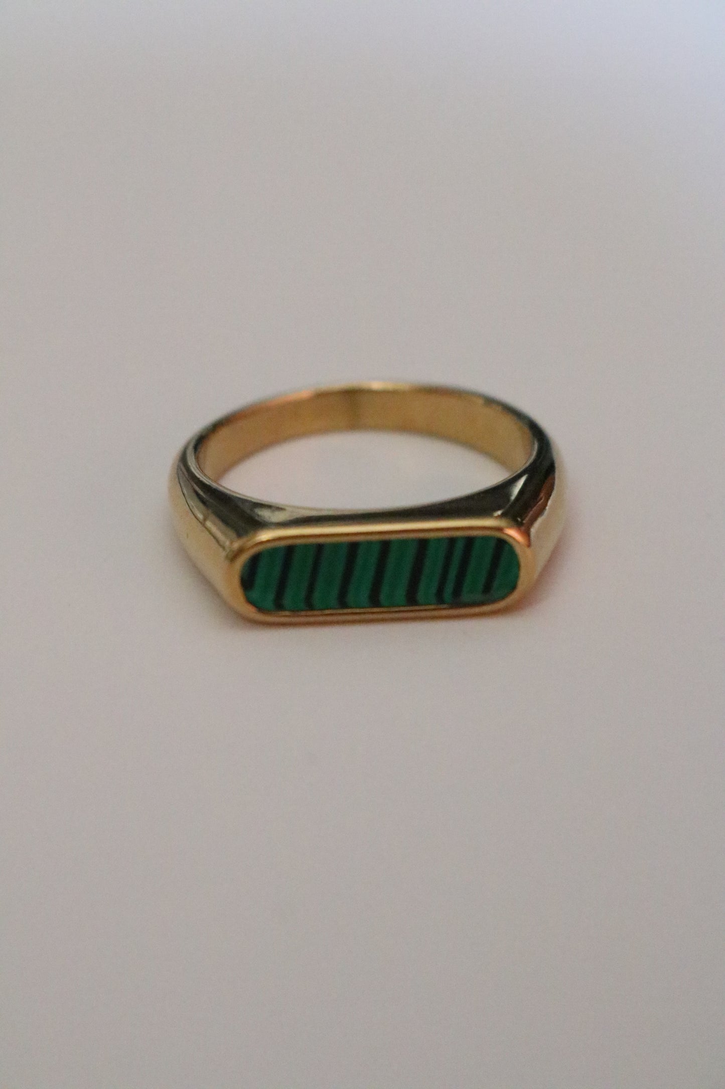 GREEN ONYX RING