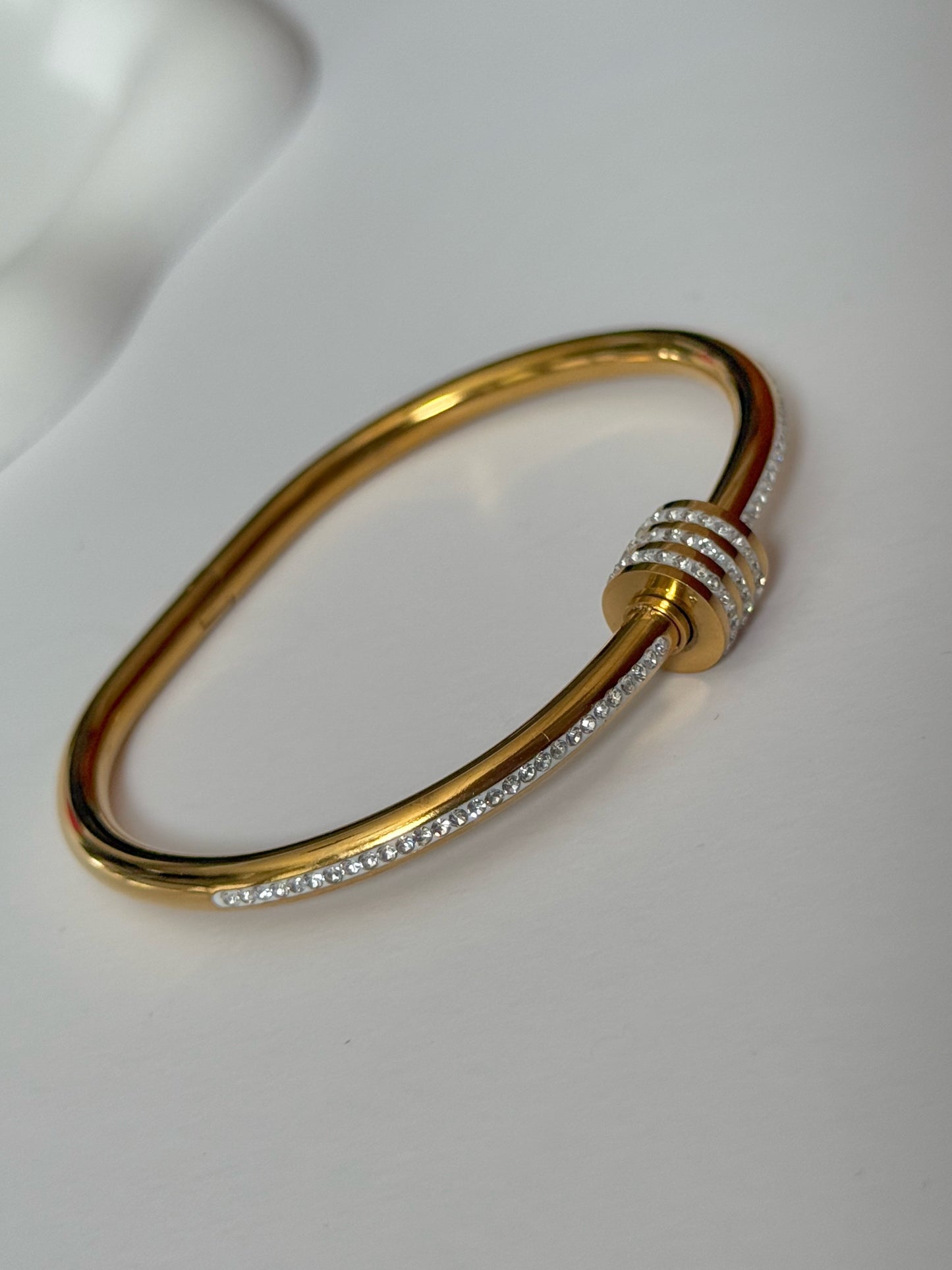 CLASSIC ZIRCON BANGLE