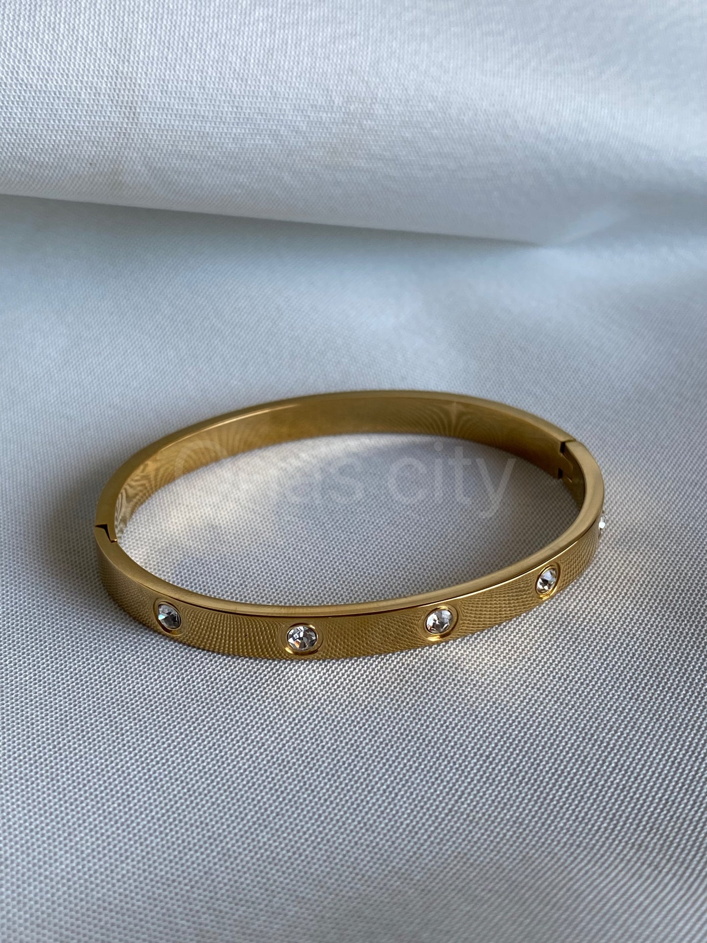 DIAMOND BANGLE BRACELET