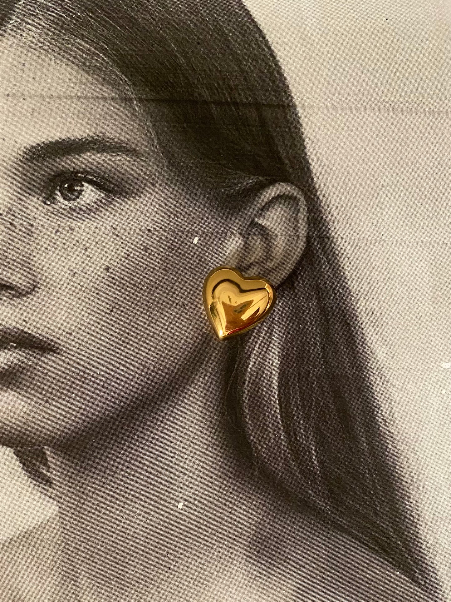 CHUNKY HEART EARRINGS