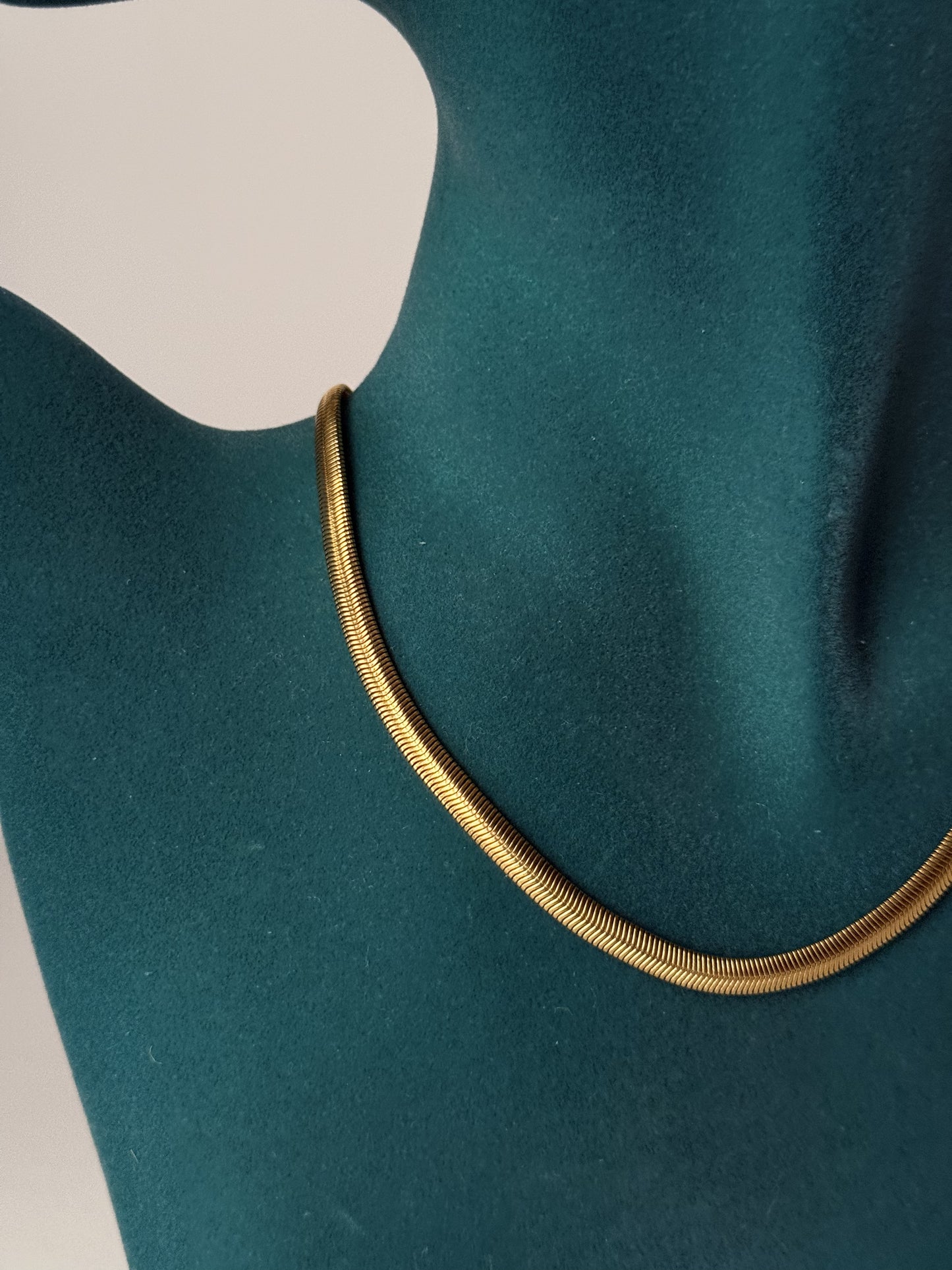 MEDIUM HERRINGBONE NECKLACE