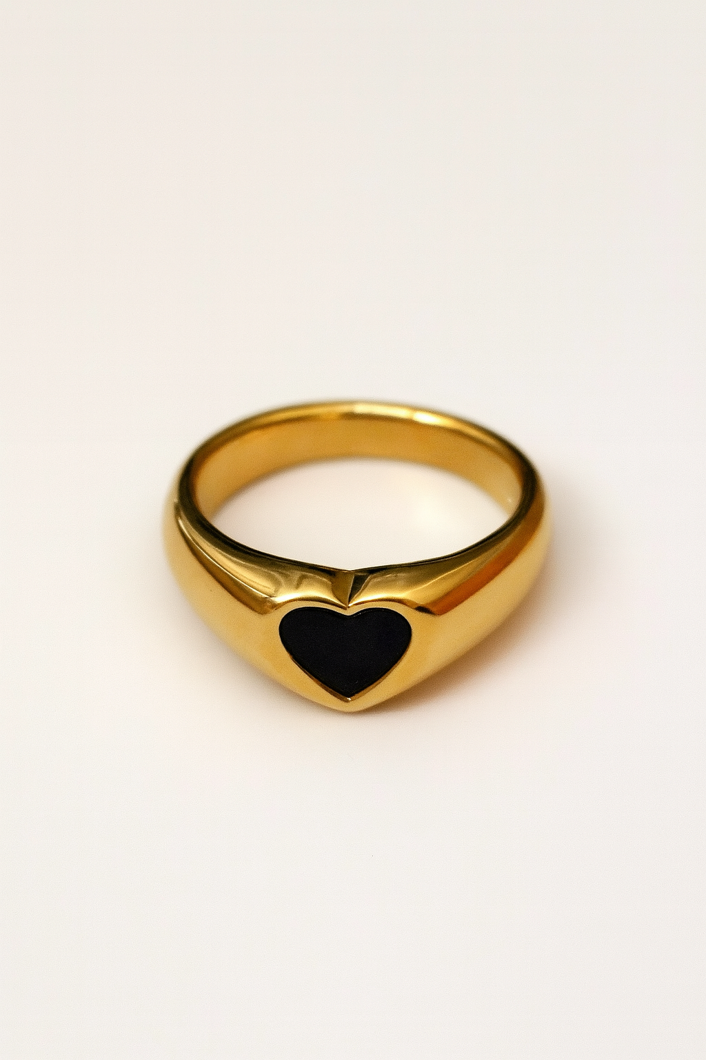 BLACK HEART RING