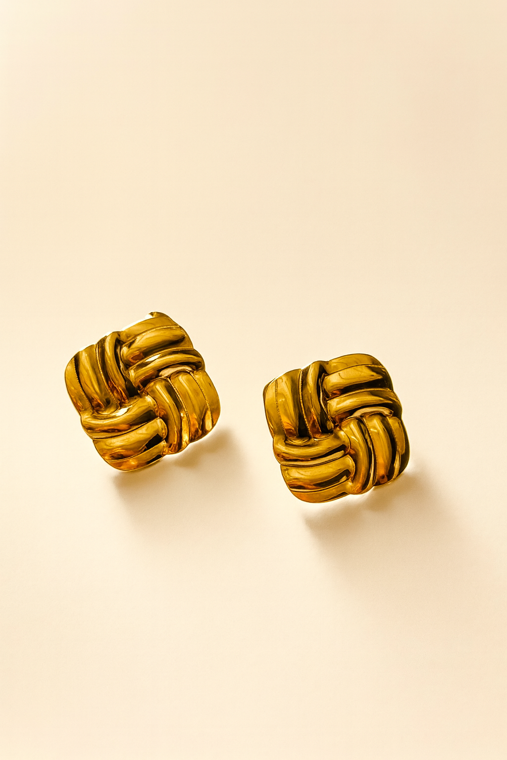 SQUARE STUD EARRINGS