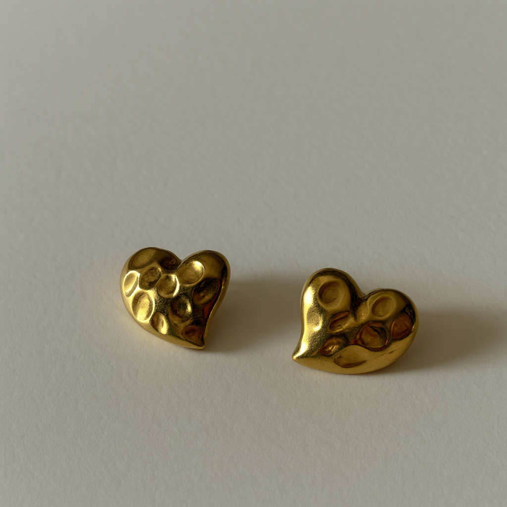 IZZY HEART EARRINGS