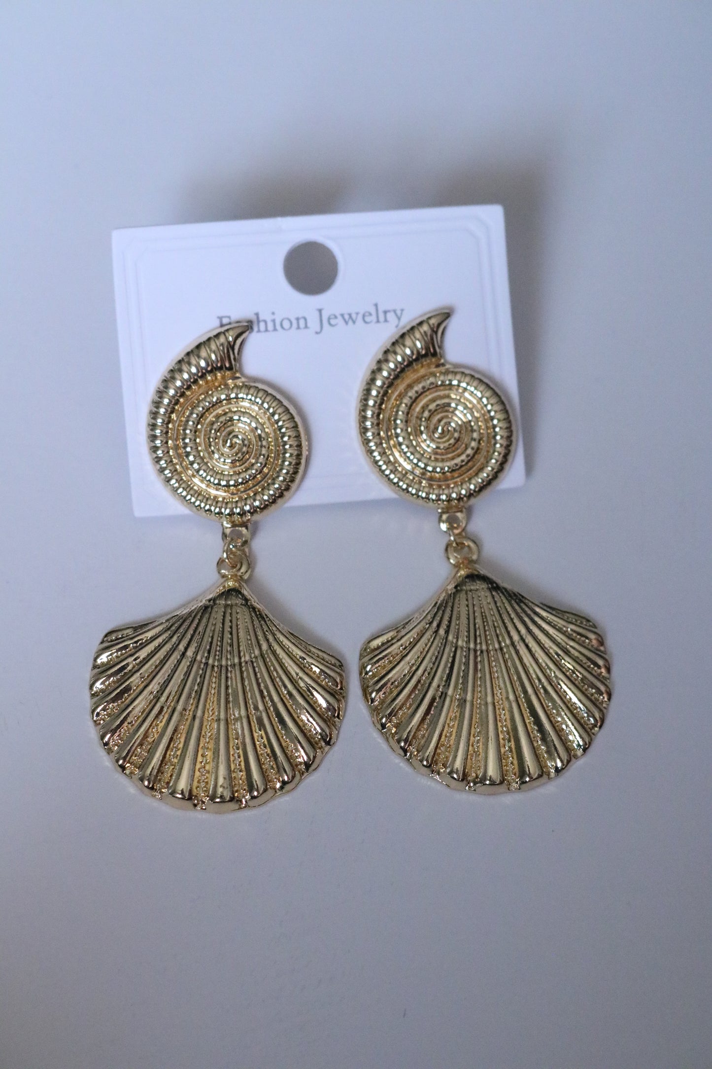 BIG SHELL DANGLE EARRING