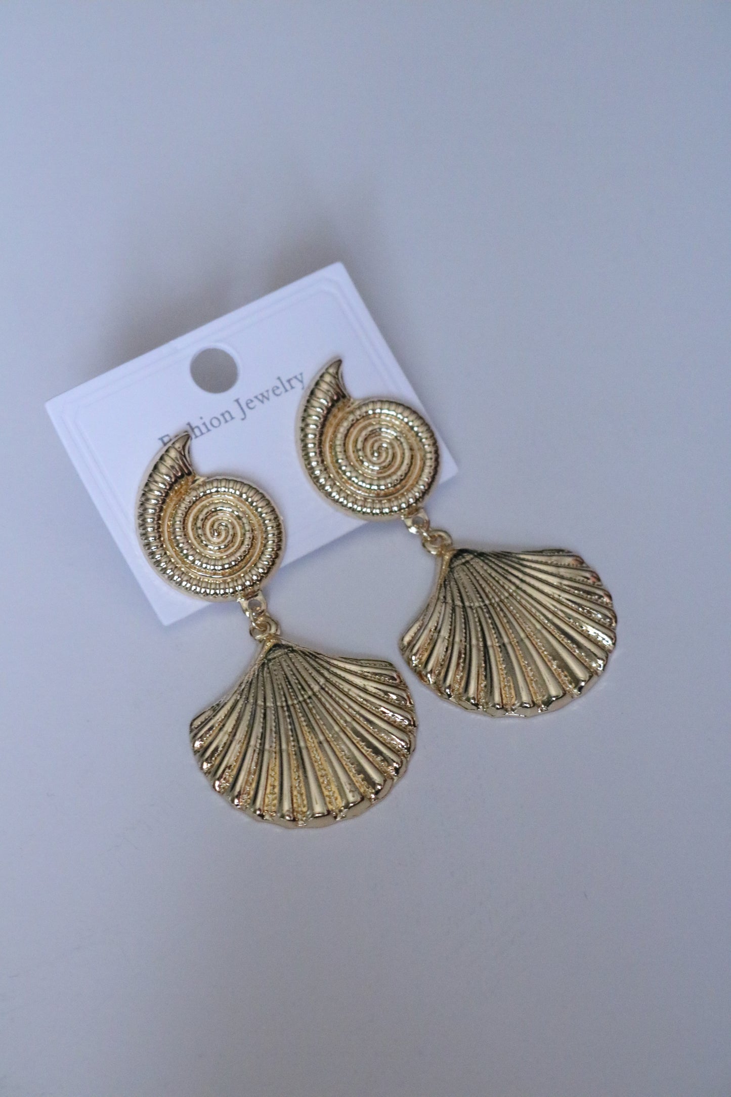 BIG SHELL DANGLE EARRING