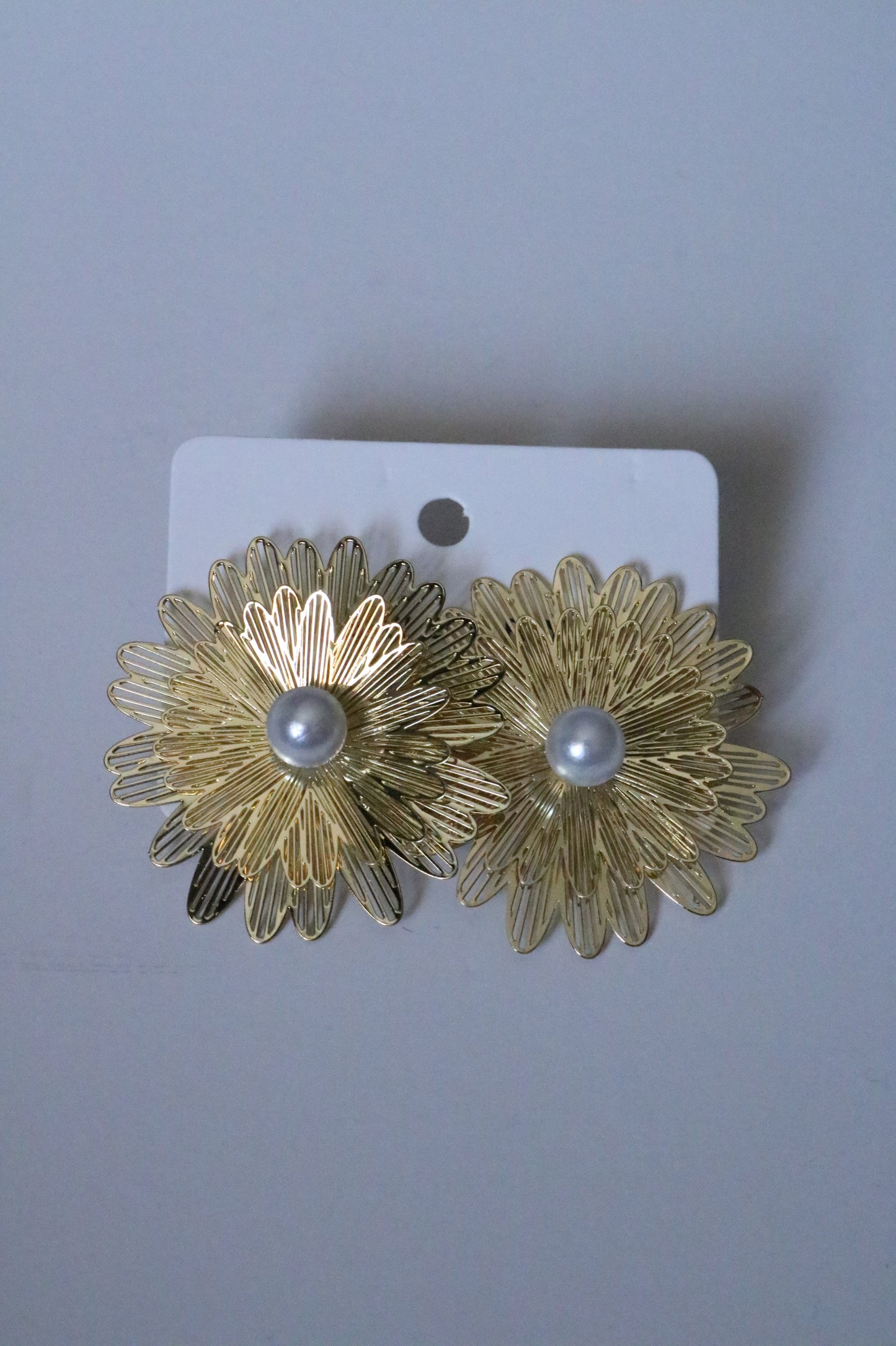 FLOWER WHISPER EARRING