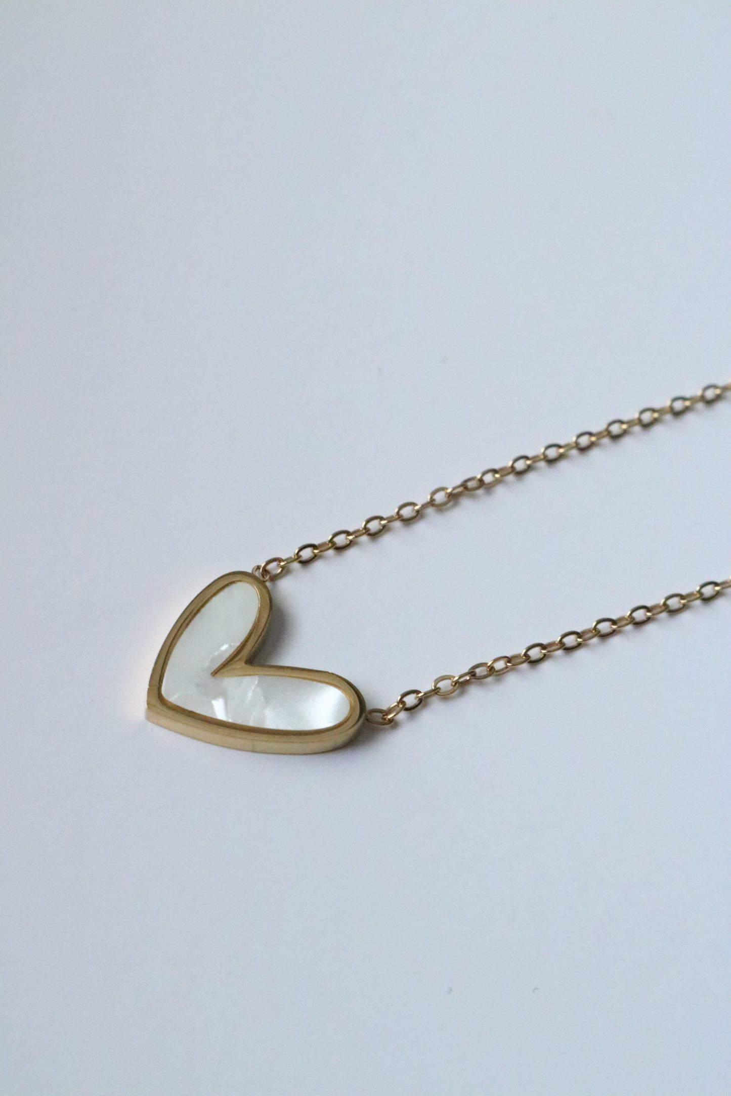 MOP HEART NECKLACE