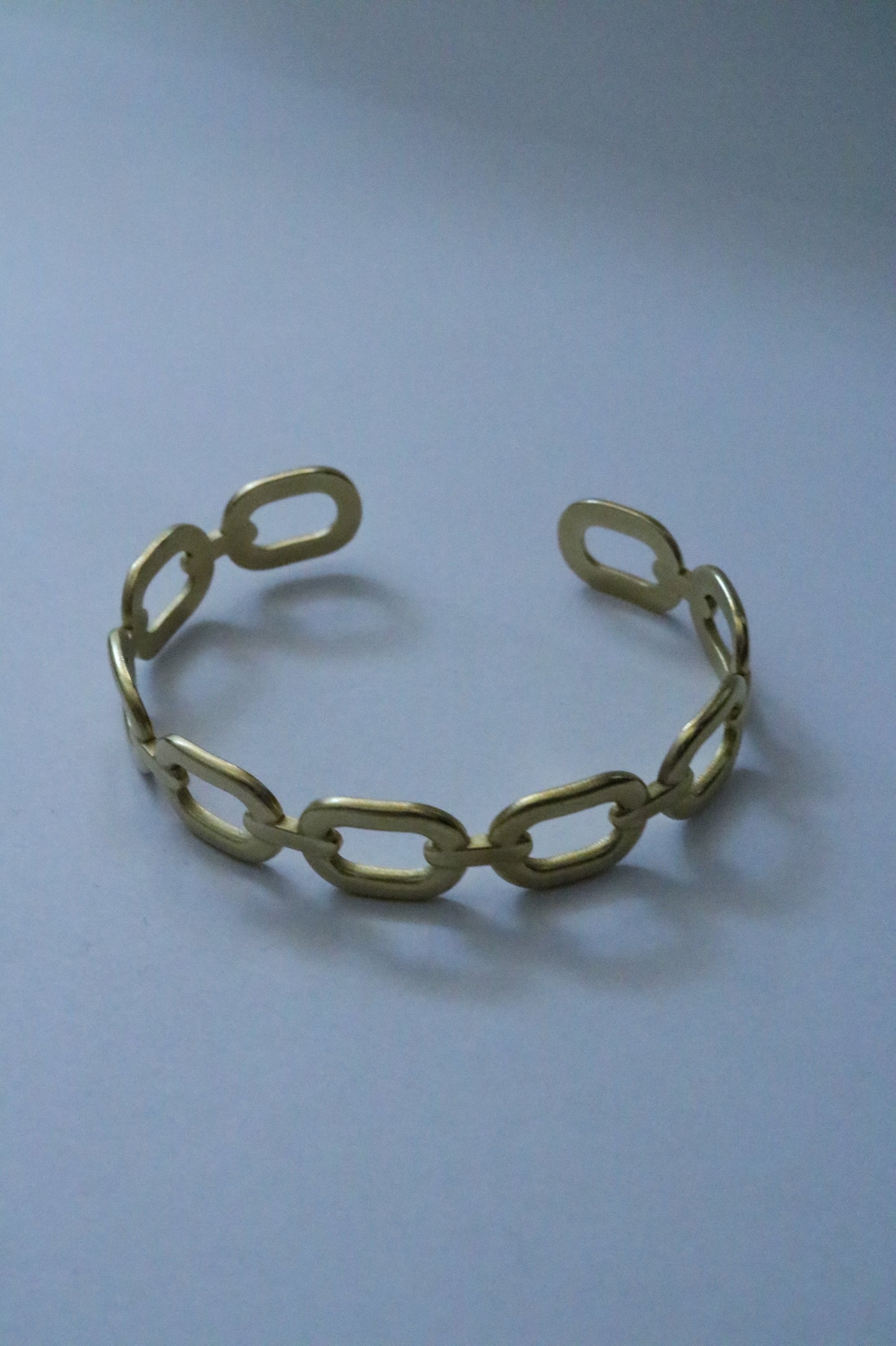 SADDLE CHAIN CUFF-GOLD