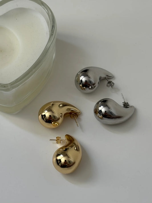 DROP EARRINGS