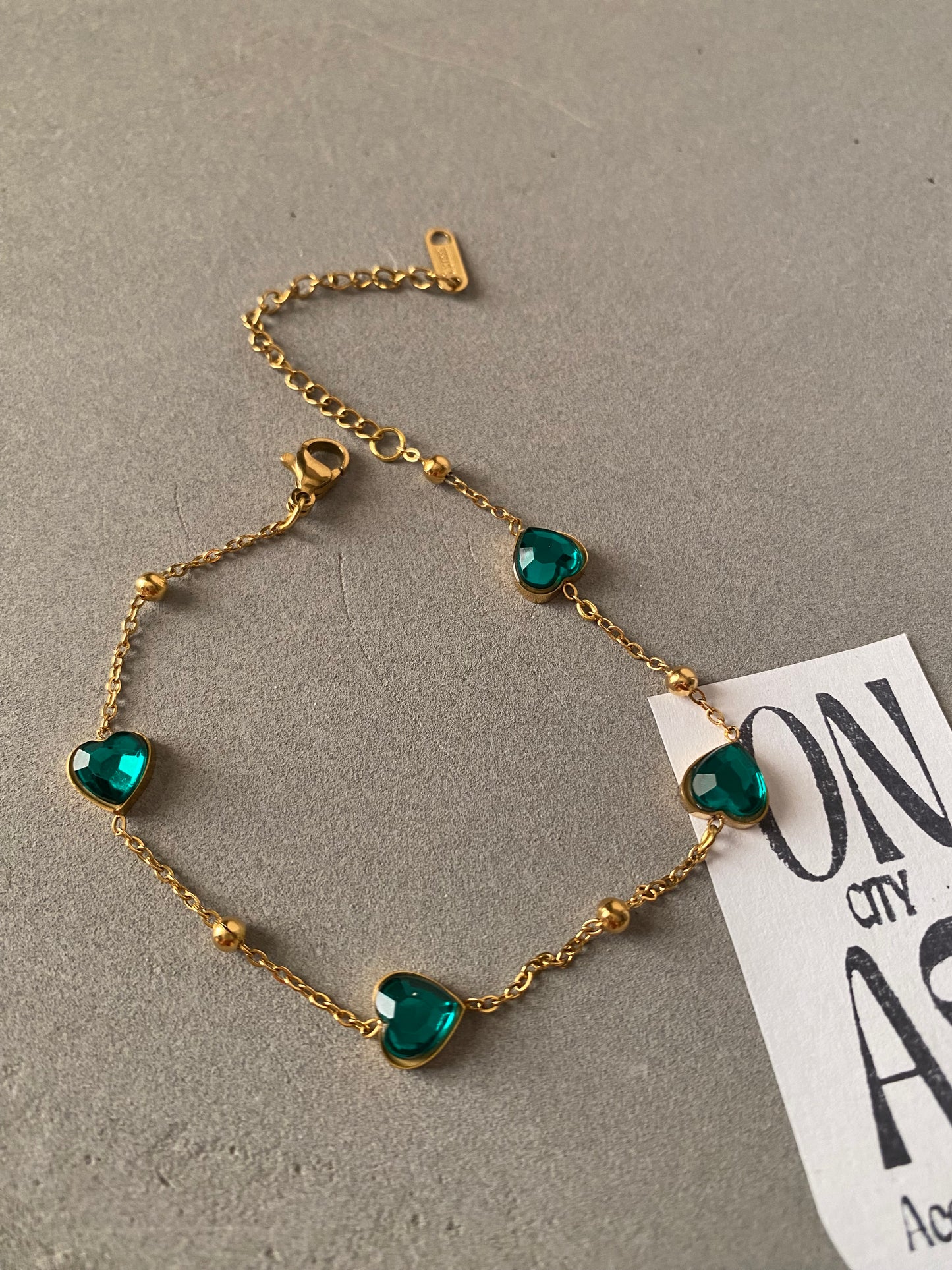 GREEN HEART STONE BRACELET