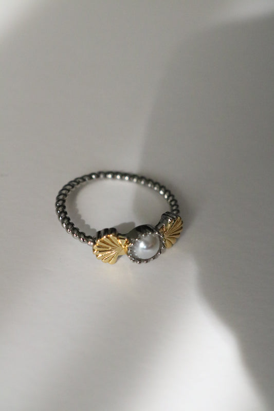 MERMAID SEA SHELL RING ( Free size)