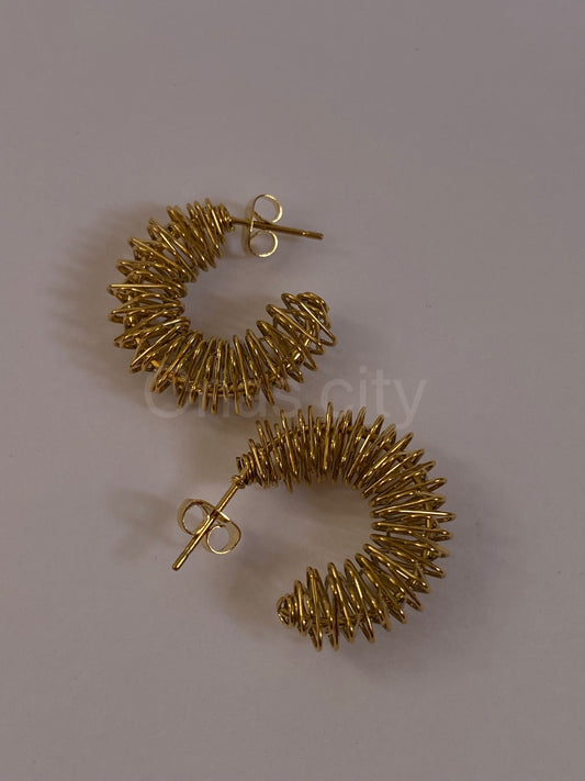 TWISTED COIL HOOPS