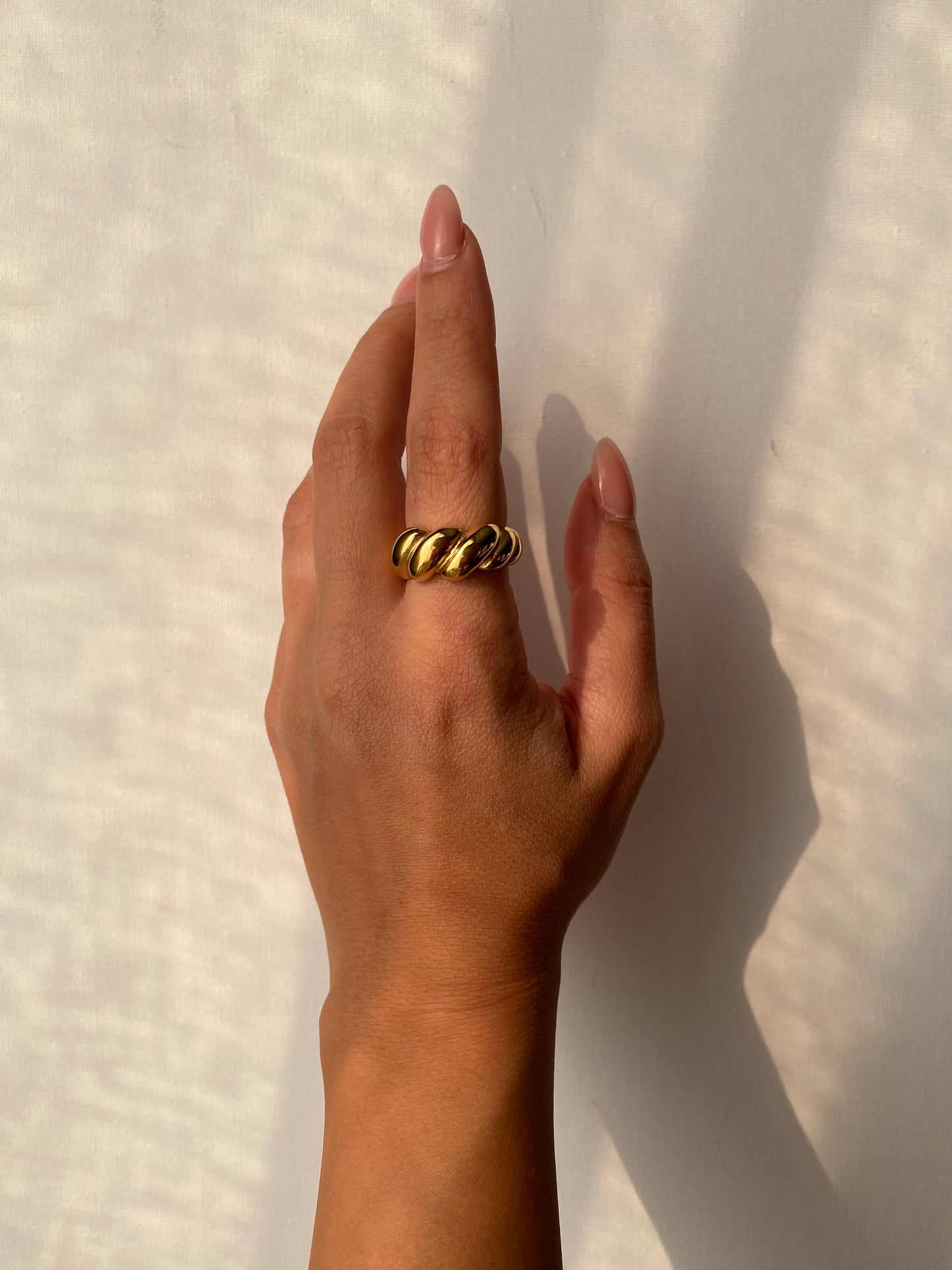 LARGE CROISSANT RING