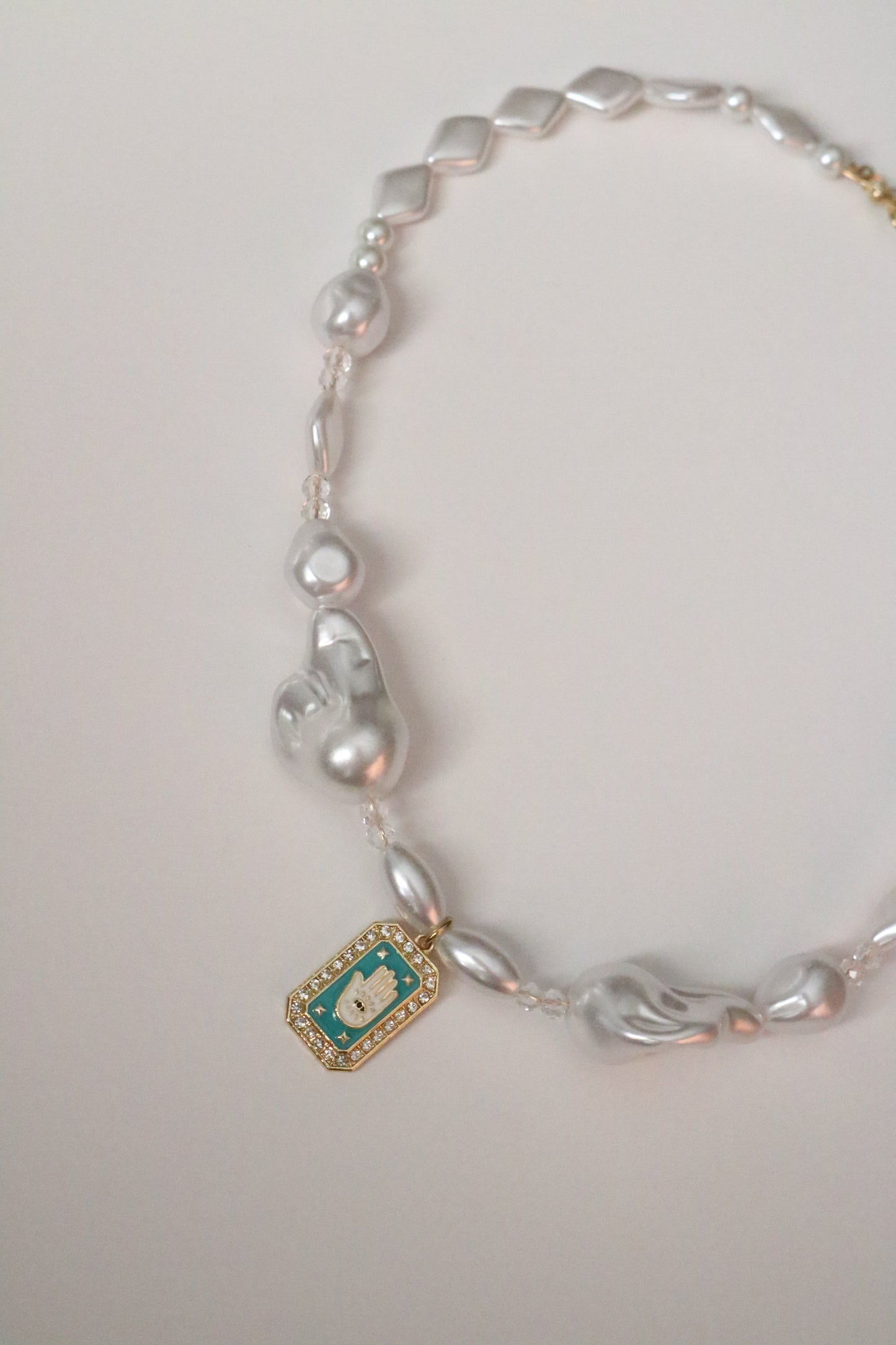 EMERALD PALM PEARL CHOKER