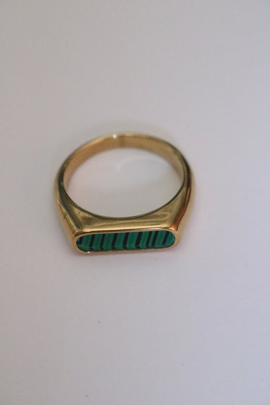 GREEN ONYX RING