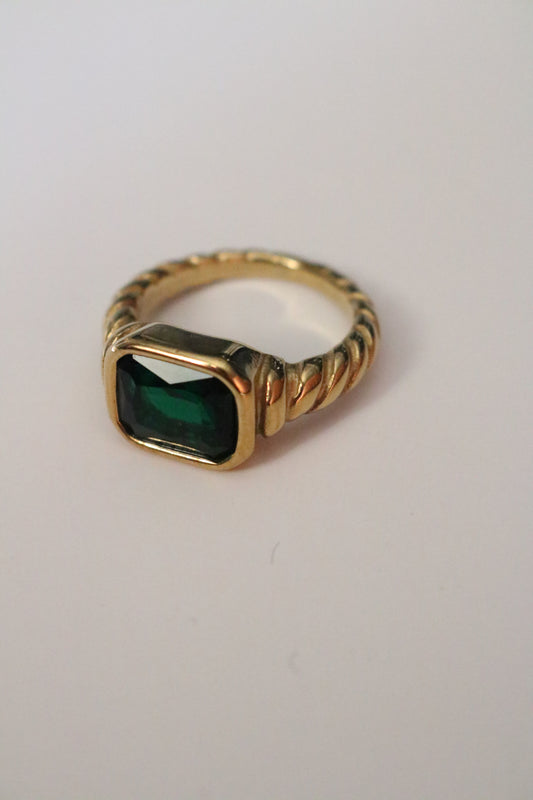 JADE CRYSTAL RING