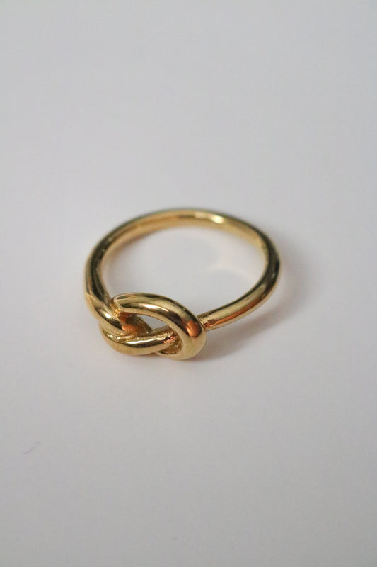 LOVE KNOT RING