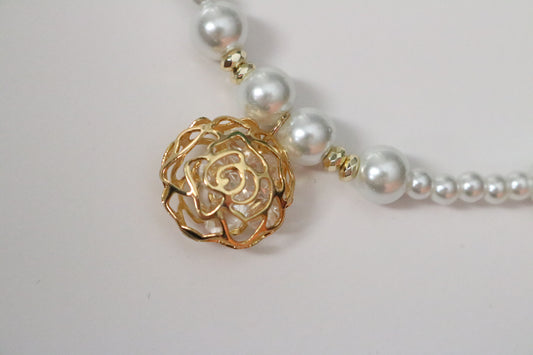 ROSE PEARL CHOKER
