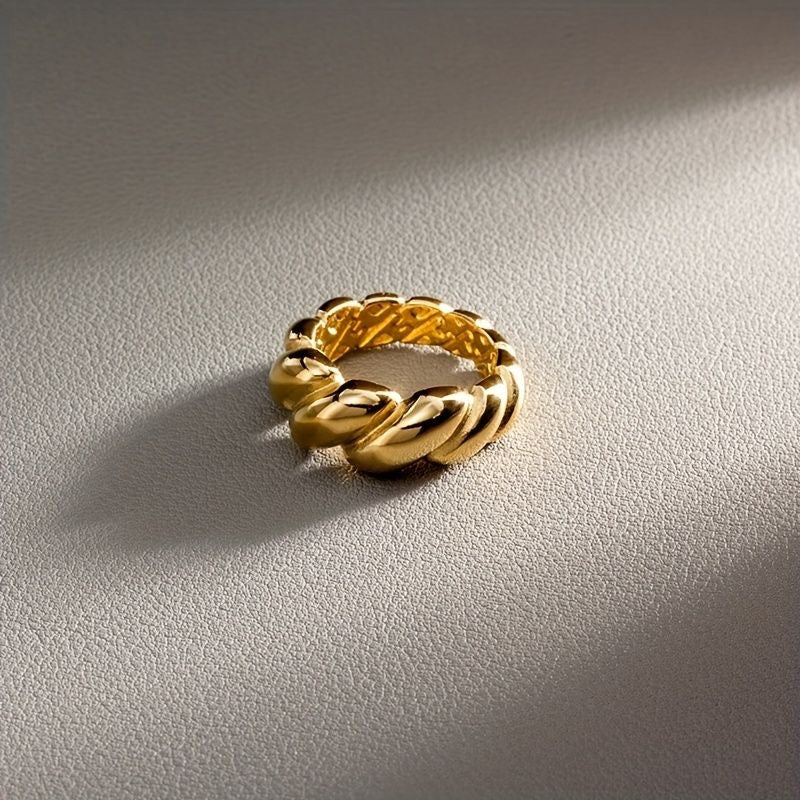 LARGE CROISSANT RING