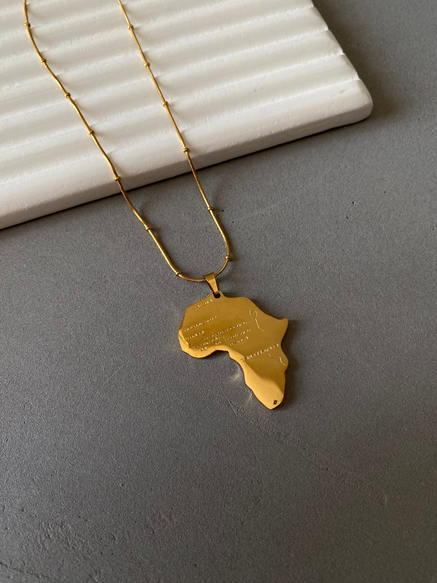 AFRICAN CHAIN