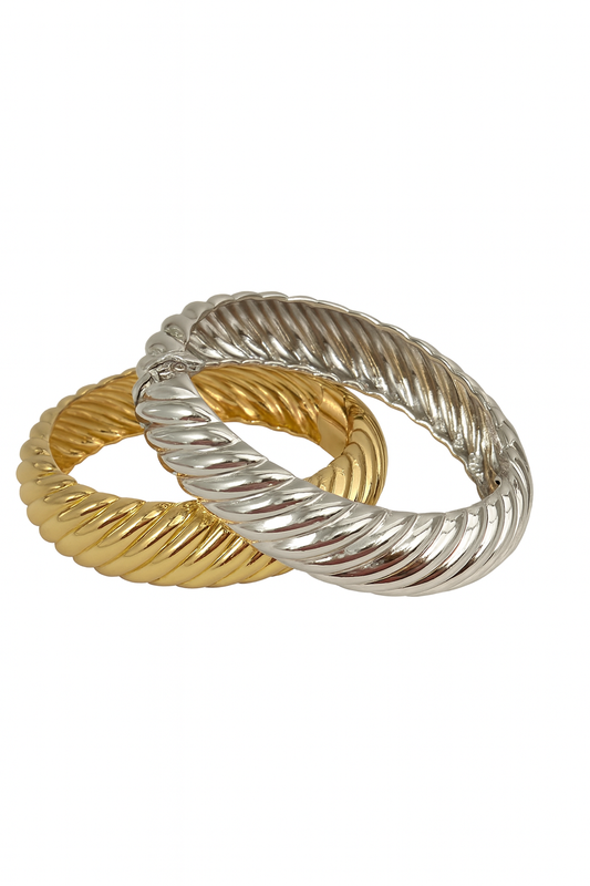 SCULPTED BANGLE
