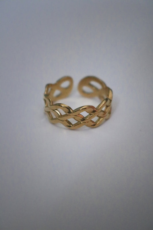 LINKED RING ( free size )