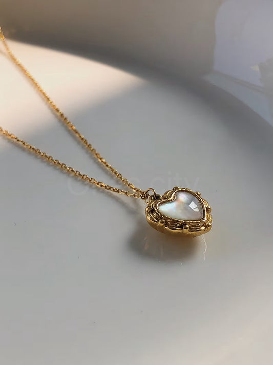 VINTAGE WHITE HEART NECKLACE