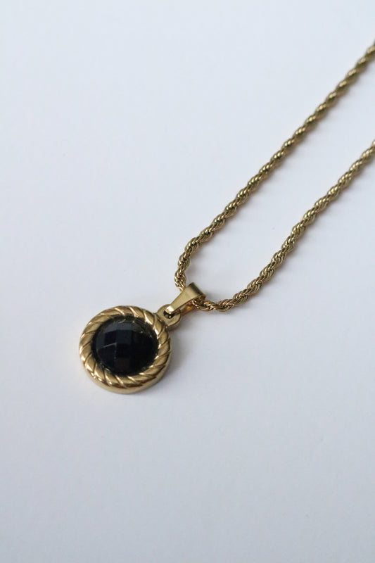 VALERINA NECKLACE