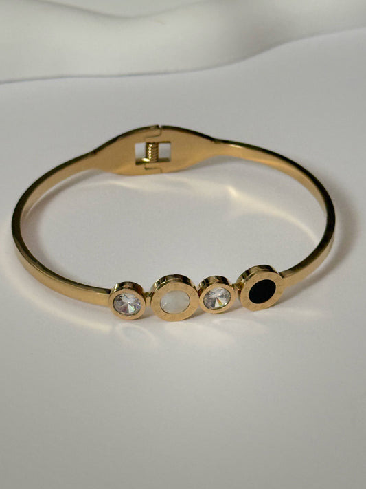 ROMAN BANGLE