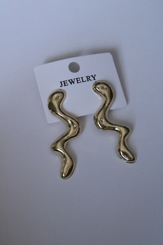 LINEAR SNAKE EARRING